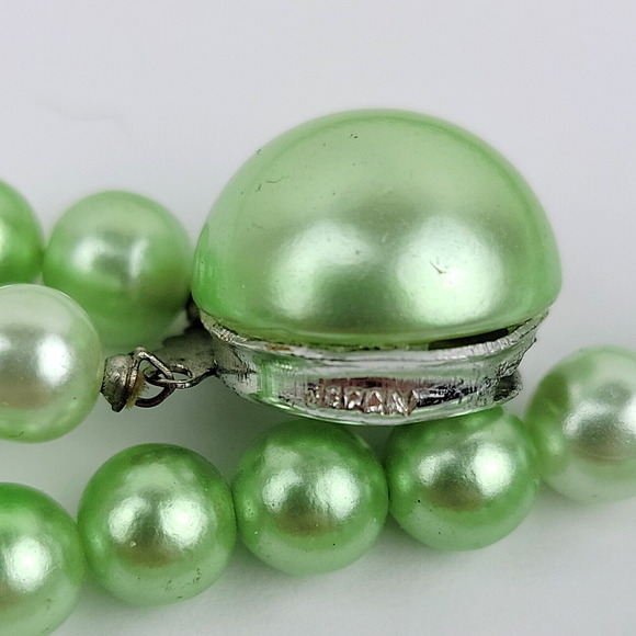 Vintage Light Soft Green Necklace Made in Japan Graduated Beads Two Strands 20in - Picture 5 of 11